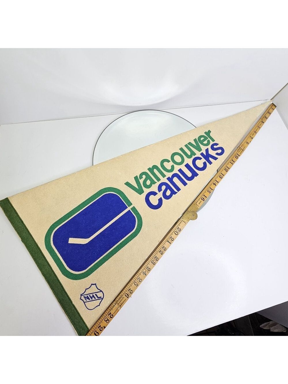 Vancouver Canucks NHL HOCKEY PENNANT FLAG Canada Vintage 30" X 12" USA